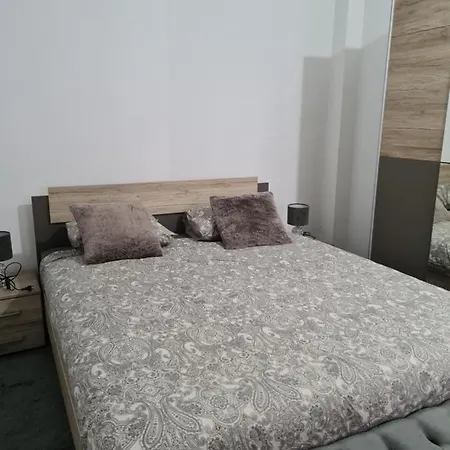 Bruxelles Airport H Nouvelle Gerance * Σαρλρουά